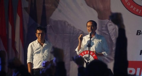 'TEMBAK' ADIAN NAPITUPULU,  Jokowi Minta  Kerja Jangan Ngawang dan Ngarang...