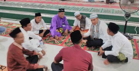 Bupati Rohul Serahkan Bantuan Rp 85 Juta ke Masyarakat Kabun