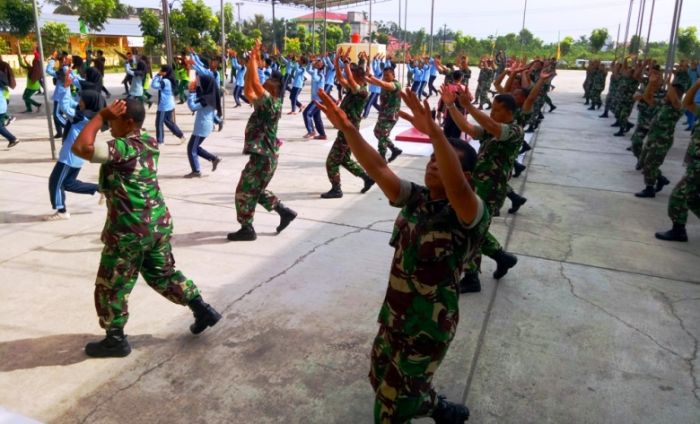 Rayakan Hari Jadi, TNI di Rohul Senam Maumere dengan Pelajar dan Ormas