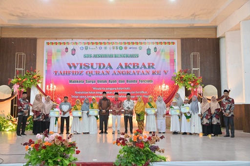 Asisten I Hadiri Wisuda Akbar Tahfidz Qur'an Angkatan ke V SDS Aisyiyah Bengkalis