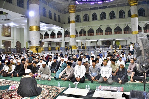 Pemda Kampar Bersama Masyarakat Peringati  Nuzul Qur’an Bertepatan Malam 17 Ramadhan 1446 H