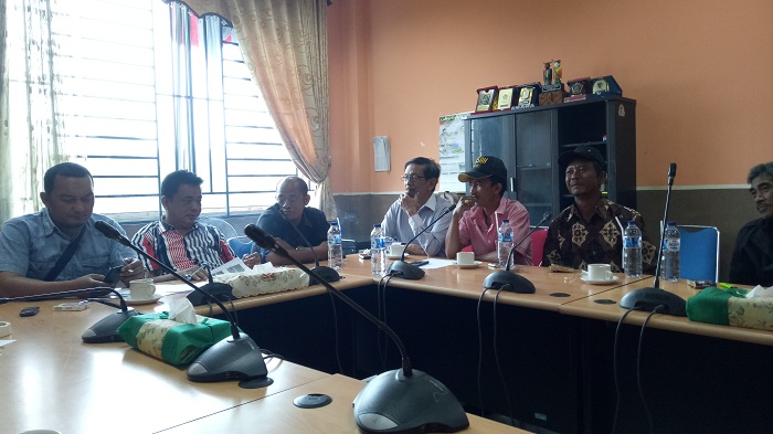 Keberadaan PT K3 Ancam Kebun Mereka, Perwakilan Masyarakat Desa Nyiur Datangi Gedung DPRD Inhil