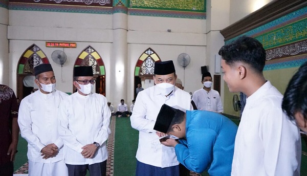 Ini Pesan Wakil Bupati Husni Merza Saat Peringatan Malam Nuzulul Quran di Siak