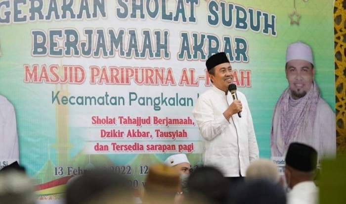 Syamsuar Ajak Masyarakat Riau Salat 5 Waktu Berjamaah