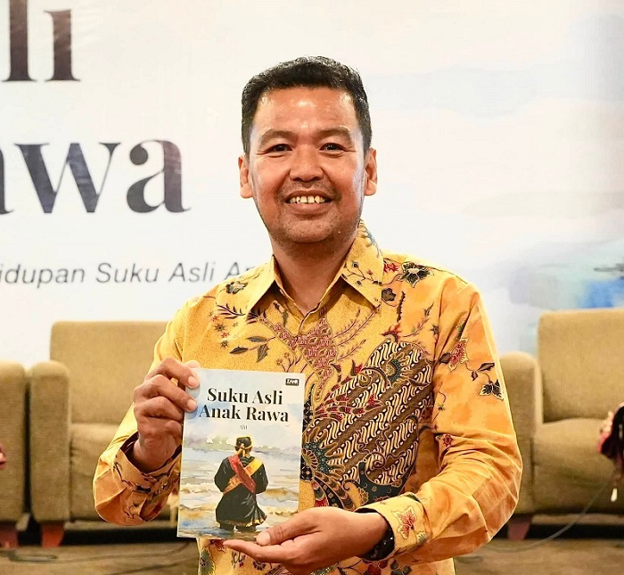 Menjaga Warisan Budaya, PT RAPP Dukungan Penerbitan Buku Suku Asli Anak Rawa