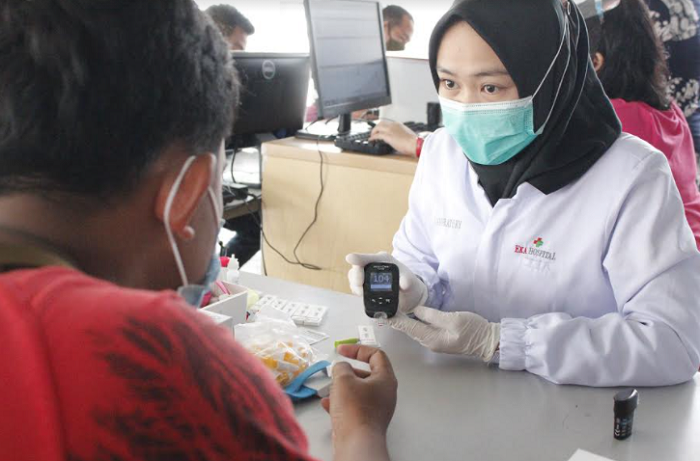 Eka Hospital Gelar Pemeriksan Gula Darah Gratis Selama Bulan November