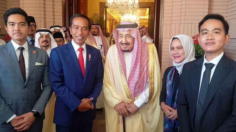 Bertemu Raja Salman, Keluarga Jokowi Pakai Baju Amerika