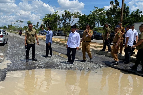 Jalan Sudirman Ujung Pekanbaru Mengkhawatirkan