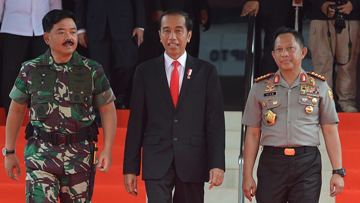Kapolri dan Panglima TNI Ngantor di Papua, Jokowi Kapan?