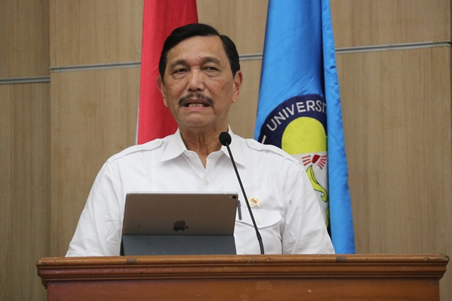 Tak Untungkan Rakyat Kecil, Luhut Larang Investasi Kebun Sawit di Papua