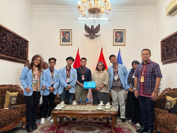 Lima Mahasiswa Unri Ikuti Program Magang di CT Group Vietnam