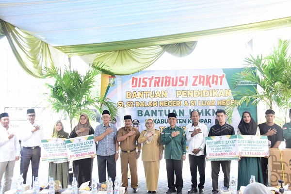 Wakil Bupati Kampar Distribusikan Zakat Bantuan Pendidikan Kepada 1.153 Orang Mahasiswa dari Baznas Kampar