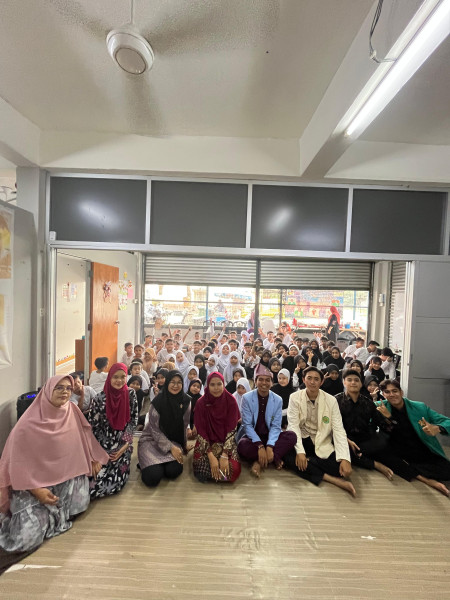 Tiga Mahasiswa Terbaik FKIP Universitas Riau mengikuti Program MBKM International 