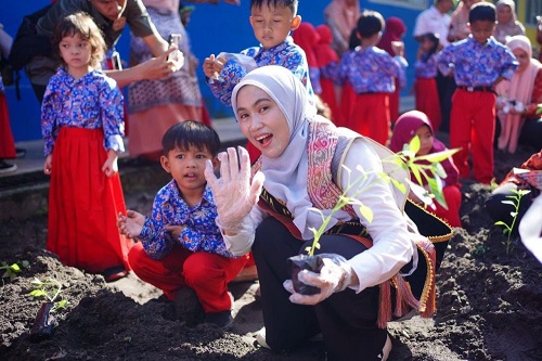 Lewat Literasi Hijau, Bunda PAUD perkenalkan Tanam Pohon Sejak Dini