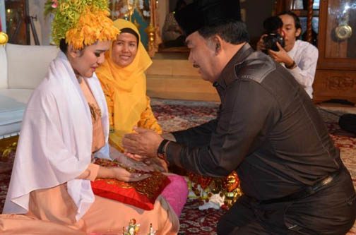 Nikahkan Putrinya, Jefry Undang Seluruh Masyarakat Riau