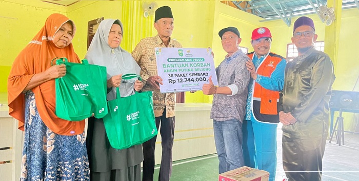 Pemkab Siak-Baznas Salurkan Bantuan, Korban Angin Puting Beliung di Sialang Sakti