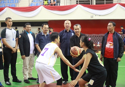 Bupati Siak Buka Turnamen Basket di Siak Sport Hall