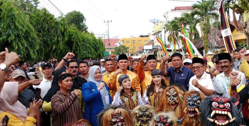 Kekuatan Rakyat, Massa Adam - Sutoyo Paling Ramai Saat Daftar ke KPU Kuansing