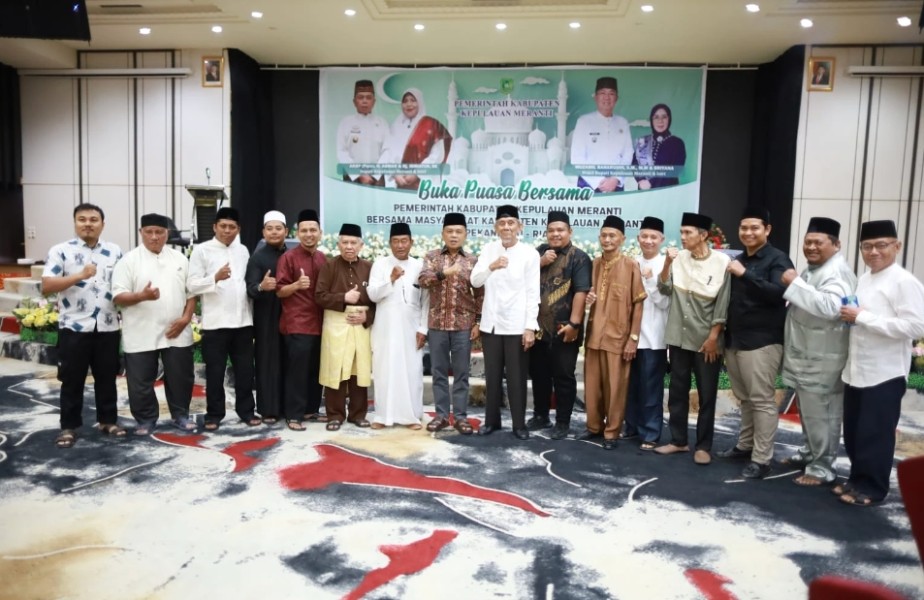 Bupati Asmar Buka Bersama Masyarakat Meranti di Pekanbaru
