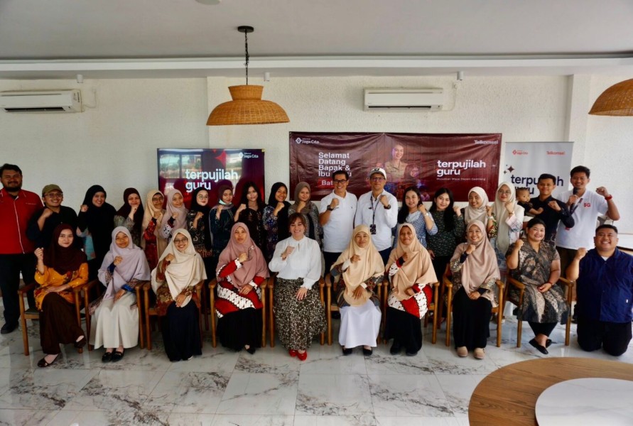 Telkomsel Hadirkan Program Terpujilah GURU di Batam, Dorong Kompetensi Digital 40 Tenaga Pendidik dengan Pemanfaatan AI