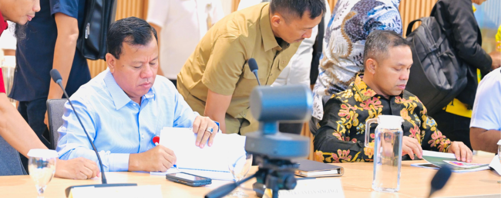 Silaturahmi dengan Menteri Kesehatan RI, Bupati Kuansing: Komitmen Peningkatan Akses Dan Kualitas Layanan Kesehatan bagi Masyarakat