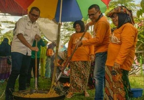 Atraksi Kacau Kalamai 'Curi' Perhatian Ratusan Pengunjung Pasar Equator Kampar