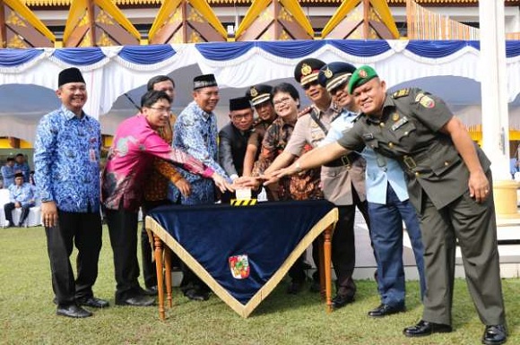 Tekan Tombol, Call Center 112 Pemko Pekanbaru Segera Beri Solusi