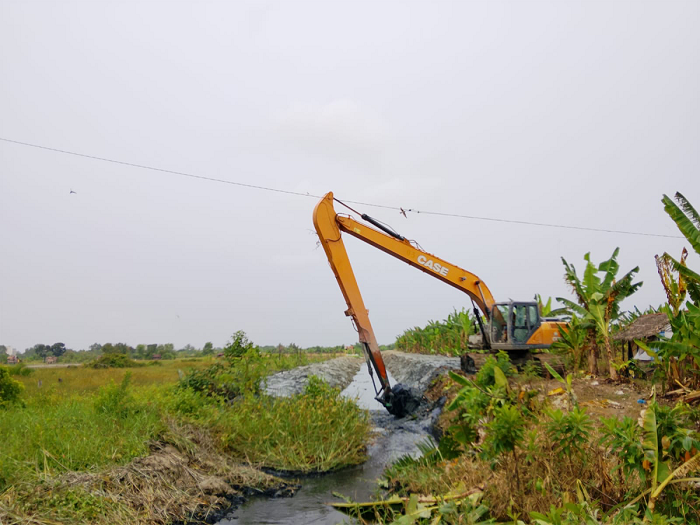 Dua Eskavator Dikerahkan Benahi  Genangan Banjir di Bagansiapiapi