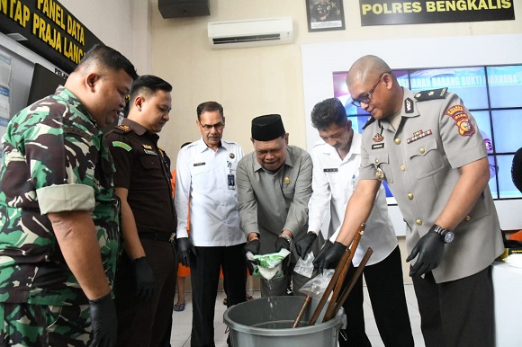 Polres Musnahkan 896,13 Gram Sabu, Bupati Bengkalis Berikan Apresiasi Tinggi