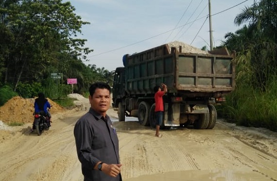 Upika Tambusai Utara Perbaiki 17 Kilometer Ruas Jalan Provinsi Riau di Rantau Kasai-Mahato 