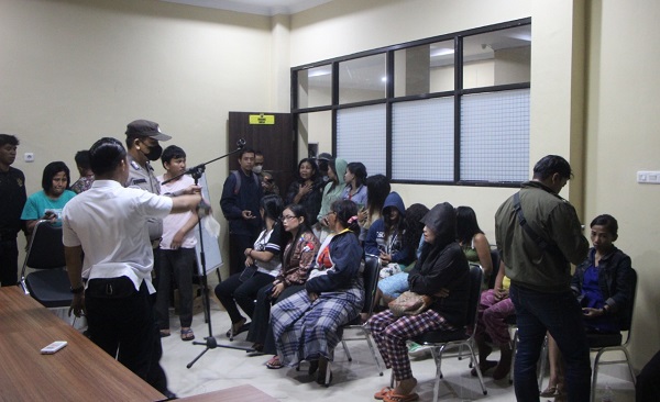 Tak Bisa Tunjukkan KTP, 7 Pria dan 13 Wanita Diangkut Tim Gabungan dari Tenda Biru Jalan Air Hitam