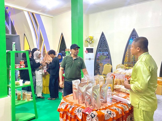 Plt. Asisten I Setda Kampar, Sambangi Astaka Utama MTQ Tingkat Prov. Riau Dan Stand Kab. Kampar