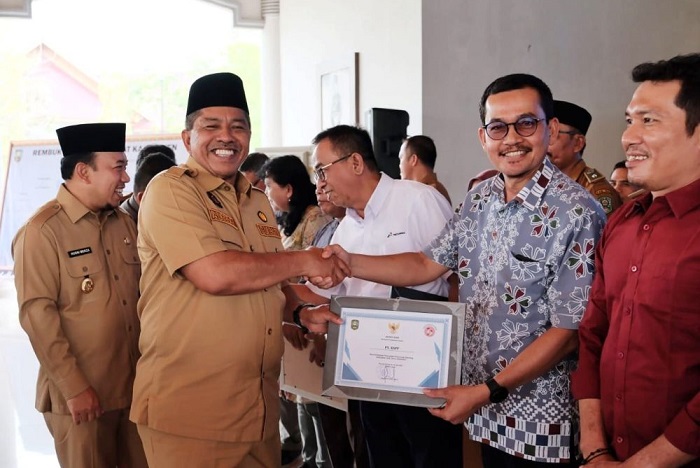 Berkontribusi Tekan Stunting, Pemkab Siak Beri Penghargaan PT RAPP