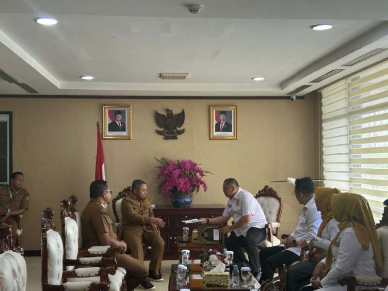 Audiensi dengan Himperra, Gubri Harap Riau Bisa Penuhi 300 Ribu untuk Program 3 Juta Rumah