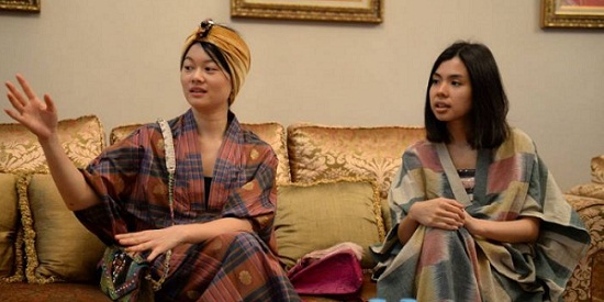 Ups...Lihat Cantiknya Arsilia, Putri Gubernur Riau Saat Perkenalkan Gaun Songket Riau Berbahan Organik untuk Pesta