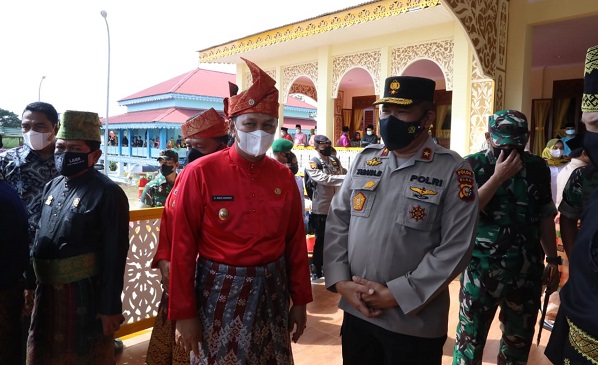 H Indra Gunawan,Hadiri Penabalan Gelar Adat Bupati dan Wabup Pelalawan