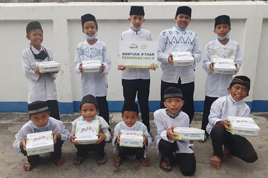 Rumah Yatim Riau Bagikan Hidangan Buka Puasa untuk Anak Yatim dan Dhuafa