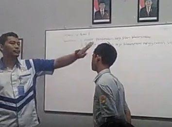 PETAKA... Digampar Guru, Santri Buta, Berobat ke Malaysia Tak Sembuh Juga 