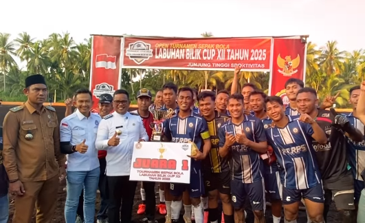 H. Zukri Tutup Turnamen Labuhan Bilik Cup XII  Teluk Meranti