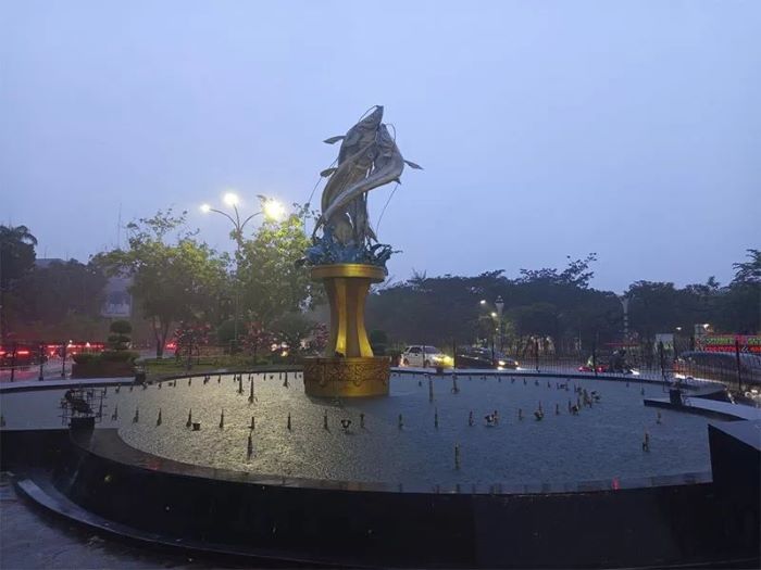 PARAH...PARAH...Puluhan Nozel Air Mancur Tugu Selais Pekanbaru pun Dicuri OTK