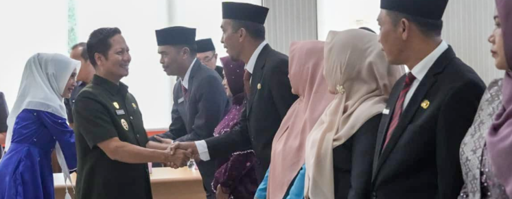 Wabup Muklisin Lantik Sejumlah Pejabat Administrasi dan Fungsional Pemkab Kuansing