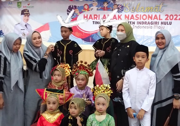 Bupati Rezita Hadiri Peringatan Hari Anak Nasional di Dang Purnama