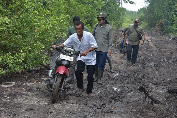 YKAN Lakukan Monev Progres Kegiatan Restorasi Mangrove di Desa Kembung Luar