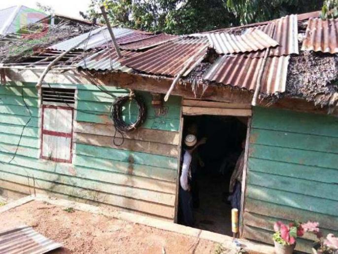 SUBHANALLAH... Mahasiswa di Inhu Ini Galang Dana untuk Perbaiki Rumah Janda Tua yang Reot