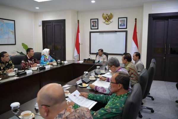 Walikota Pekanbaru Bersama Pengurus Apeksi Bahas Permasalahan BPJS Kesehatan dengan Wapres