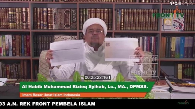 Blak-blakan! Habib Rizieq Tunjukkan Surat Pencekalan, 'Ada yang Takut Saya Pulang ke Indonesia'