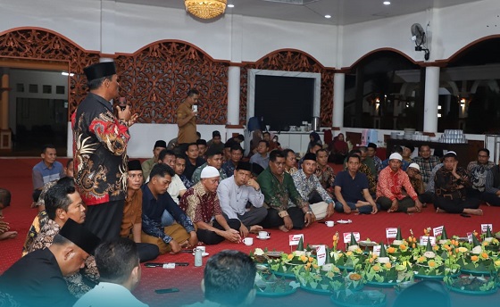 Di akhir Masa jabatatan: Bupati H.Sukiman Dapat Kejutan Dari Kades Se Rokan Hulu