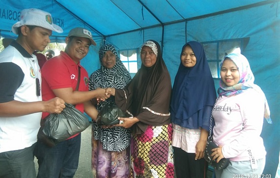 PMI Pelalawan Salurkan Bantuan Bencana Banjir  Warga di Kualo dan Kuala Terusan
