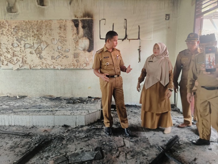 Bupati Kampar Tinjau Kondisi Kerusakan SDN 018 Kubang Jaya