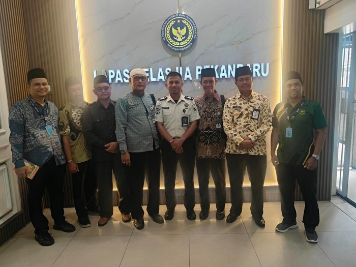 Penyuluh Agama Islam Kemenag Pekanbaru Bekali Warga Binaan  Fikih Sholat